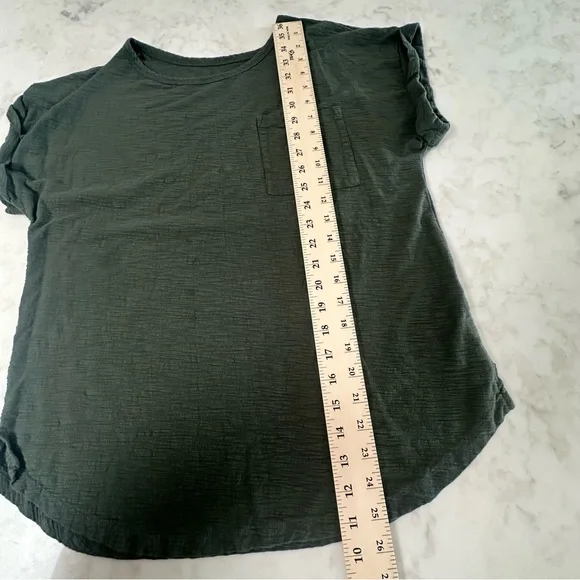 Merona Women’s Dark Olive Green Short Sleeve Tee with pocket. Size Large - Picture 8 of 13